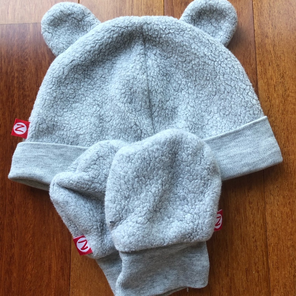 Zutano baby hat and mitten set in grey